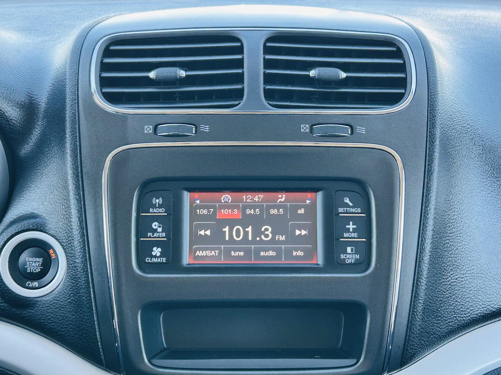 Used 2018 Dodge Journey SE w/ Connectivity Group FWD image 14