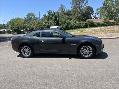 Used 2013 Chevrolet Camaro LT RWD image 4