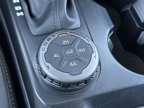 Used 2025 Ford Bronco Badlands AWD/4WD image 21