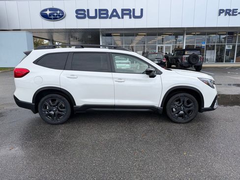 Used 2025 Subaru Ascent Bronze Edition image 2