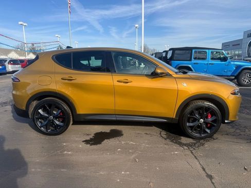 Used 2024 Dodge Hornet R/T w/ Track Pack image 2