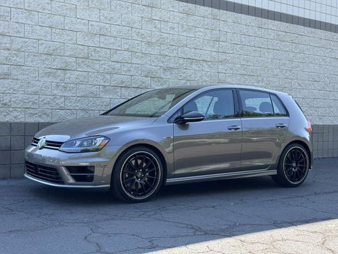 Used 2017 Volkswagen Golf 4-Door AWD/4WD image 12