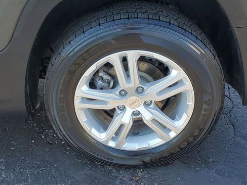 Used 2021 GMC Terrain SLE w/ Driver Convenience Package AWD/4WD image 9