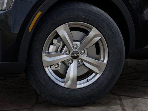 New 2025 Kia Sorento LX image 9