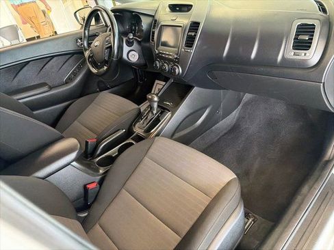 Used 2018 Kia Forte S FWD image 13