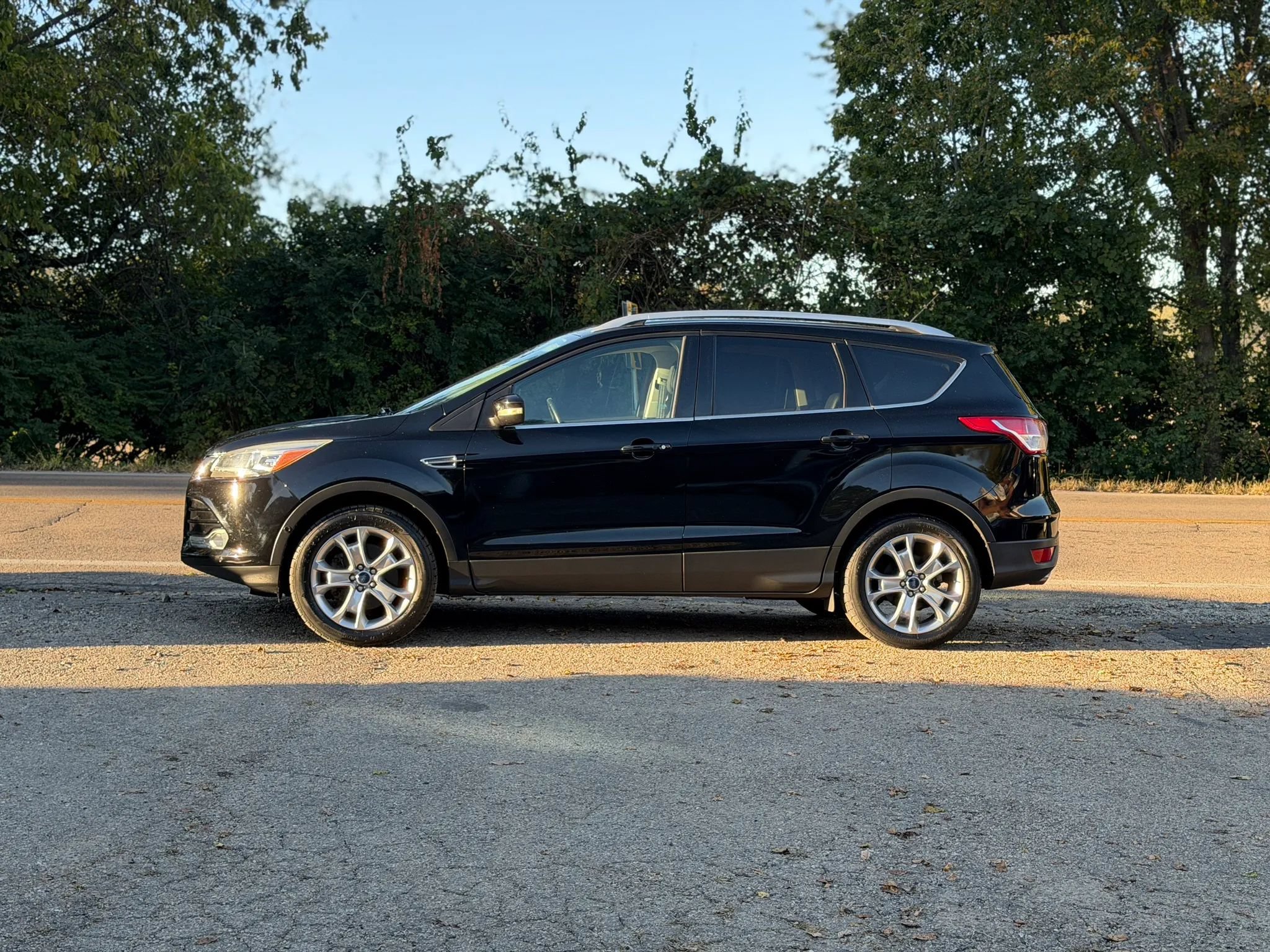 Used 2016 Ford Escape Titanium w/ Equipment Group 301A AWD/4WD image 5
