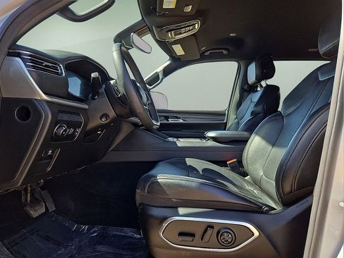 Used 2024 Jeep Wagoneer L Series II w/ Flexible Seating Group image 24