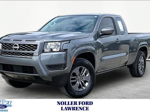 Used 2025 Nissan Frontier SV RWD image 1
