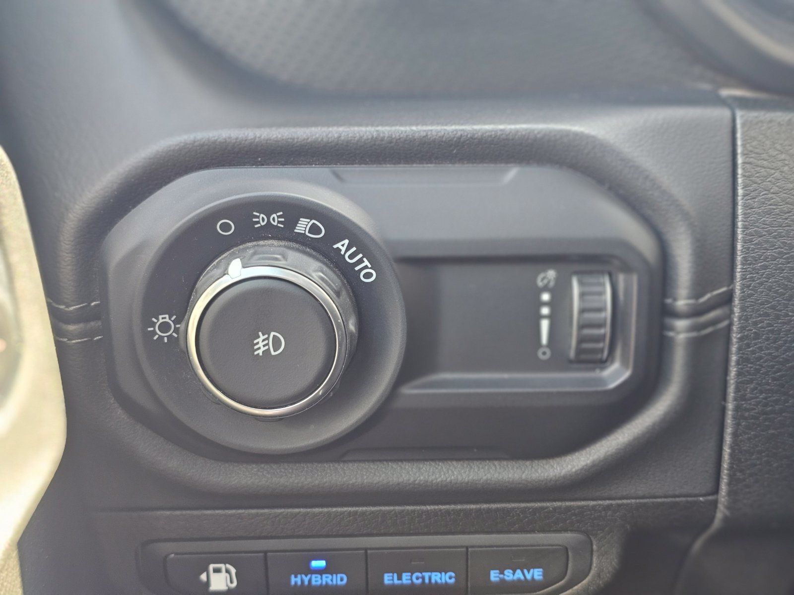 Used 2024 Jeep Wrangler Unlimited Rubicon 4xe AWD/4WD image 28
