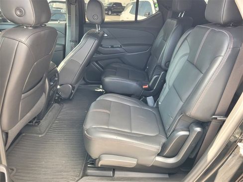 Used 2022 Chevrolet Traverse RS image 7