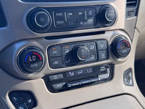 Used 2019 GMC Yukon XL Denali w/ Denali Ultimate Package AWD/4WD image 15