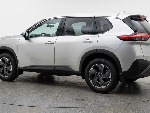 Used 2025 Nissan Rogue SV image 6