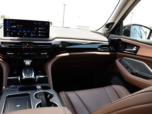 Certified 2026 Acura MDX FWD w/ Technology Package image 23