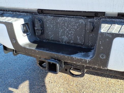 New 2026 Ford F250 Lariat w/ Black Appearance Package image 7