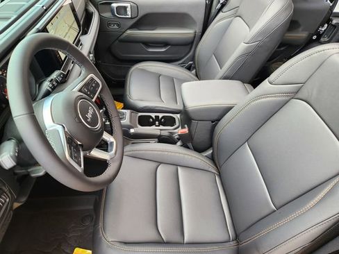 New 2026 Jeep Wrangler Unlimited Sahara AWD/4WD image 9