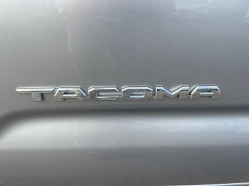 Used 2021 Toyota Tacoma SR5 image 12