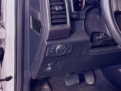 Used 2020 Ford F150 XLT w/ Equipment Group 302A Luxury AWD/4WD image 4