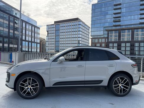 Used 2026 Porsche Macan AWD/4WD image 2