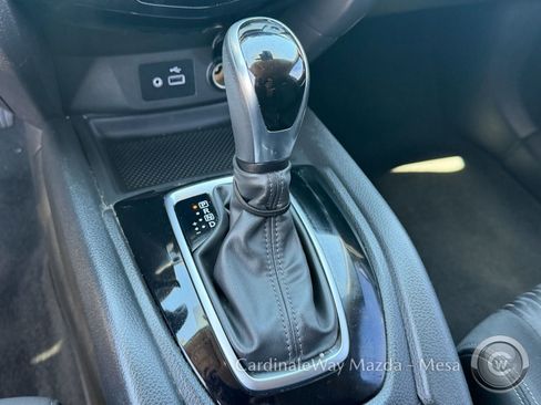 Used 2020 Nissan Rogue SV FWD image 29