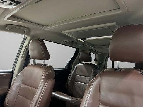 Used 2018 Toyota Sienna XLE image 44