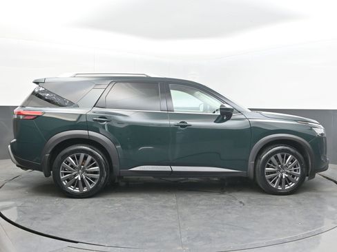 Used 2022 Nissan Pathfinder SL w/ SL Premium Package AWD/4WD image 8