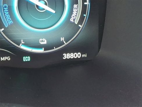 Used 2023 Hyundai Santa Fe SEL Premium image 17