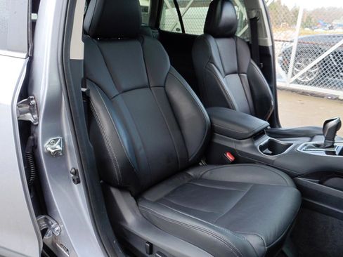 Used 2021 Subaru Outback Limited image 14