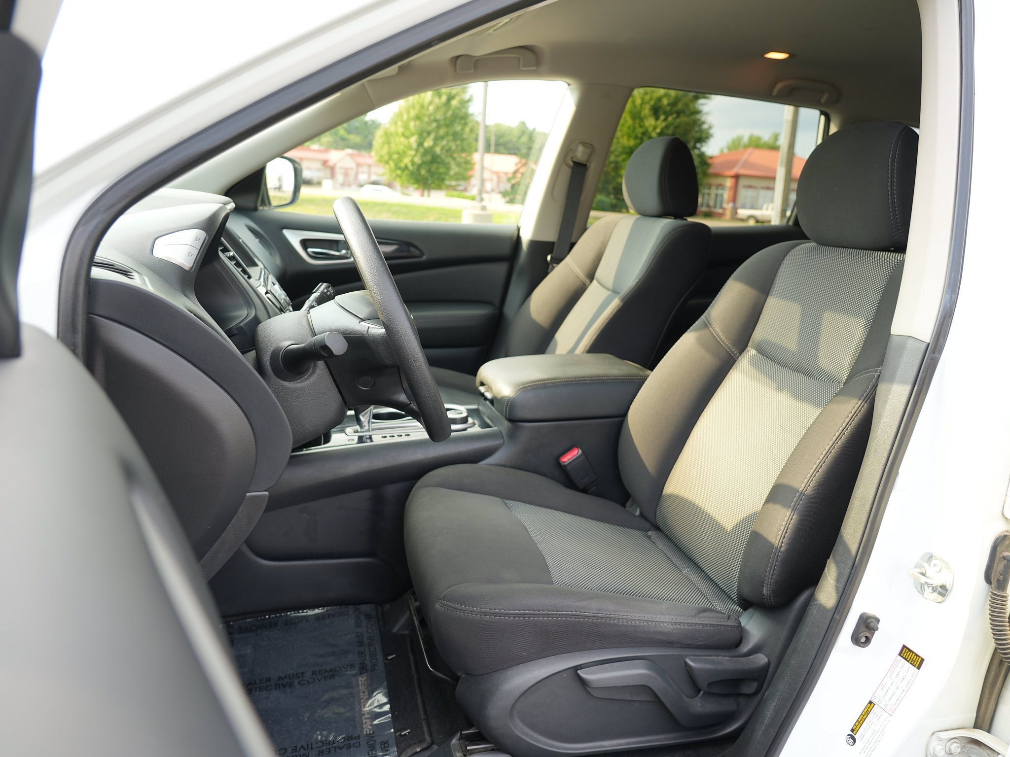 Used 2020 Nissan Pathfinder S AWD/4WD image 13