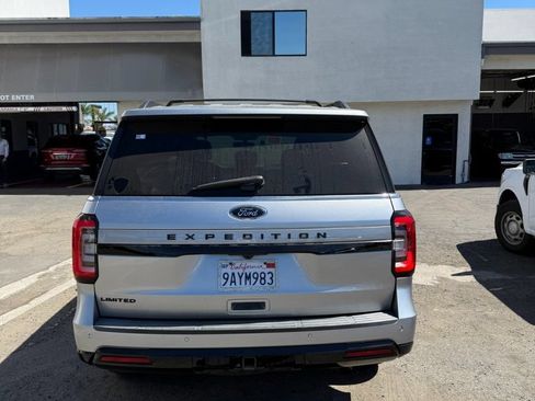 Used 2022 Ford Expedition Limited AWD/4WD image 5