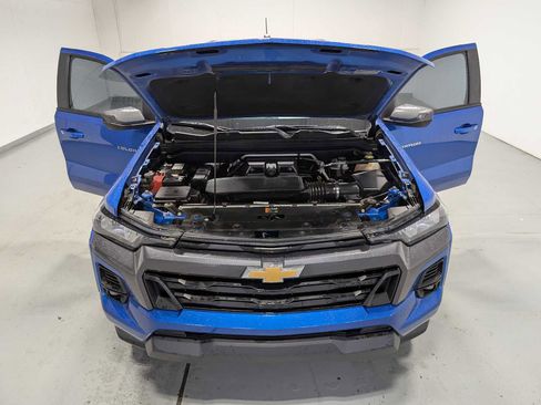 Used 2023 Chevrolet Colorado LT w/ LT Convenience Package AWD/4WD image 12