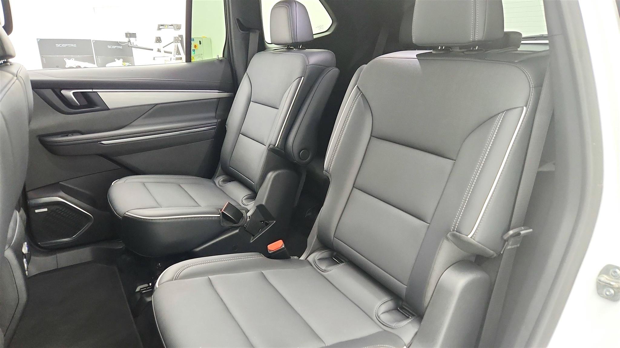 Used 2025 Buick Enclave Preferred FWD image 16