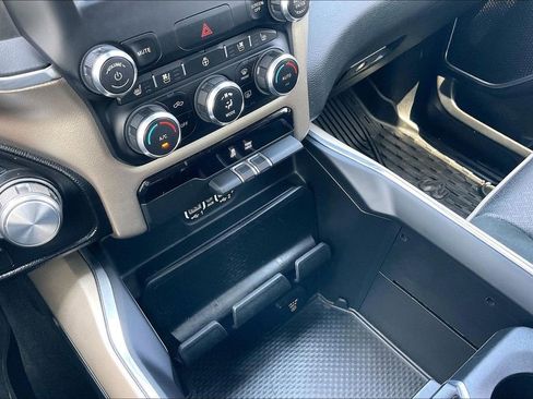 Used 2017 GMC Sierra 1500 SLT w/ All Terrain X Package AWD/4WD image 26