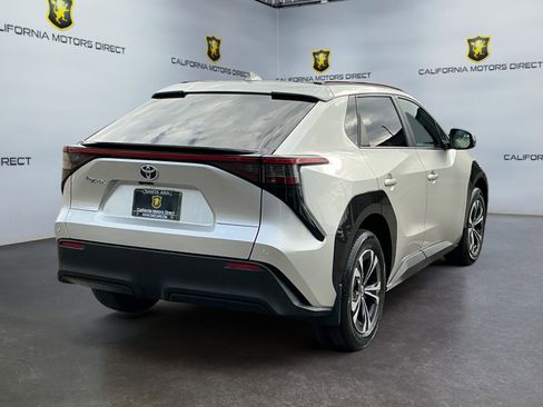 Used 2023 Toyota bZ4X XLE w/ Weather Package image 5