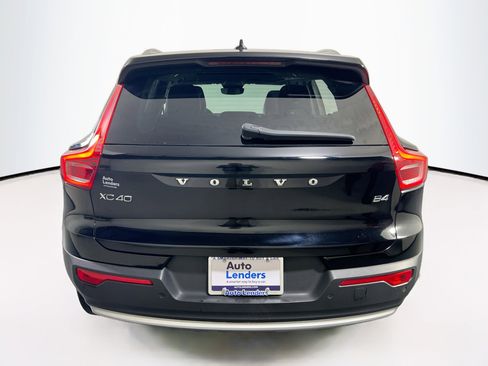 Used 2023 Volvo XC40 B4 Plus w/ Driver Assist Package image 6