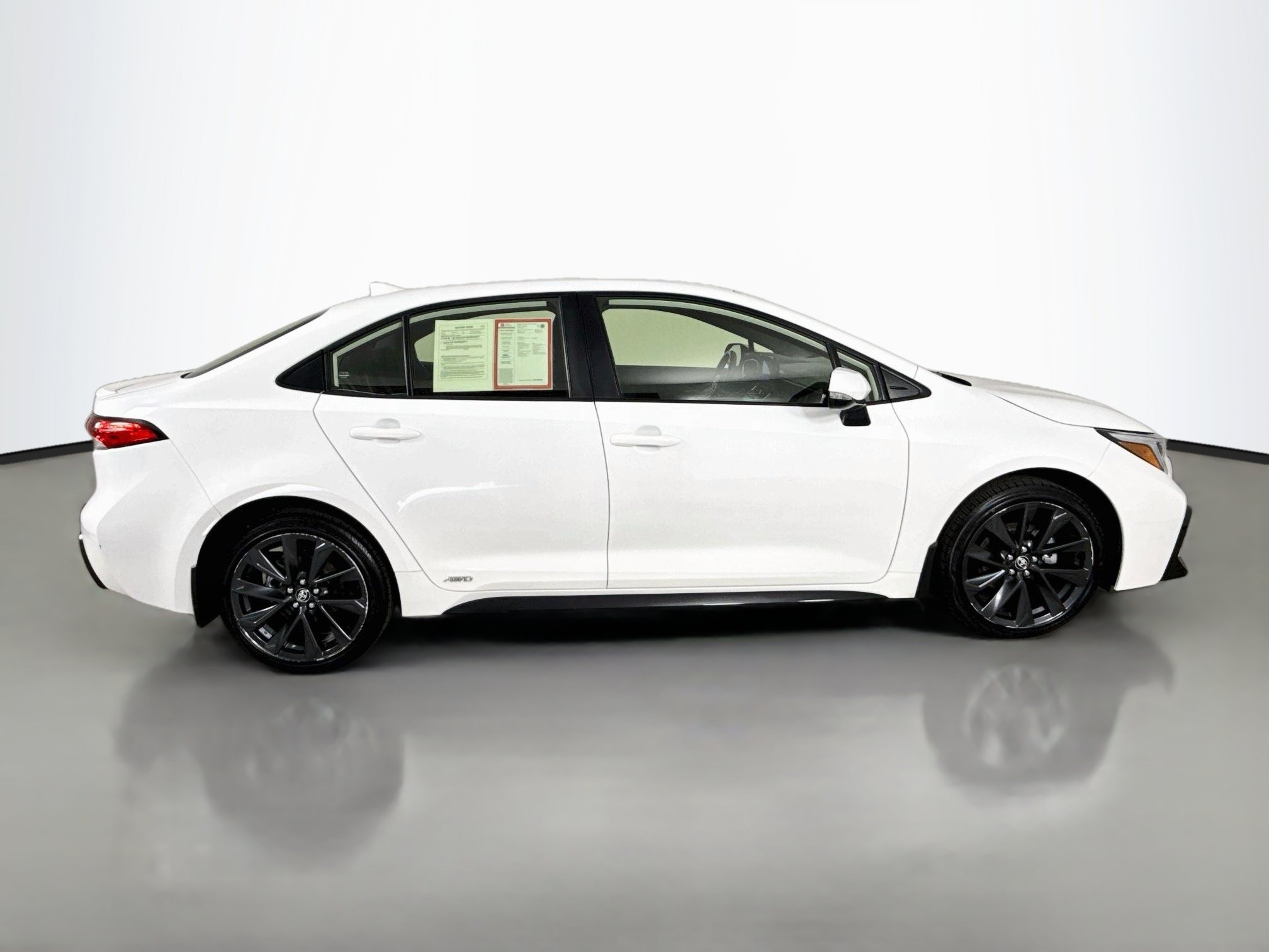 Certified 2024 Toyota Corolla SE AWD/4WD image 9