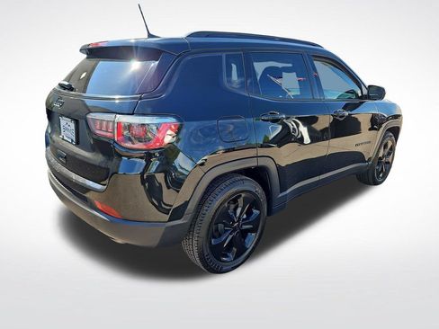 Used 2019 Jeep Compass Latitude FWD image 5