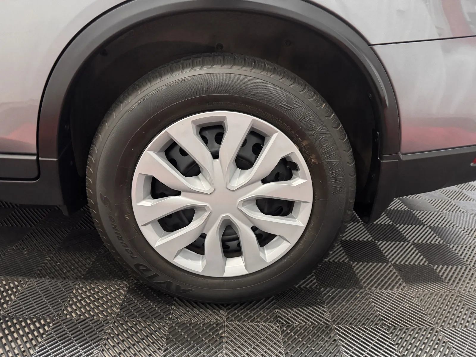 Used 2020 Nissan Rogue S FWD image 11