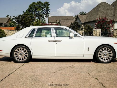Used 2020 Rolls-Royce Phantom Sedan RWD image 9