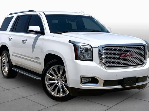 Used 2016 GMC Yukon Denali w/ Open Road Package AWD/4WD image 3