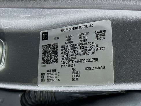 Used 2024 Chevrolet Colorado Z71 w/ Z71 Convenience Package 2 image 12