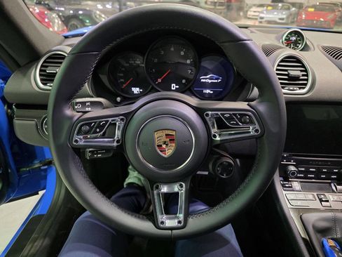 Used 2023 Porsche 718 Cayman w/ Premium Package RWD image 29