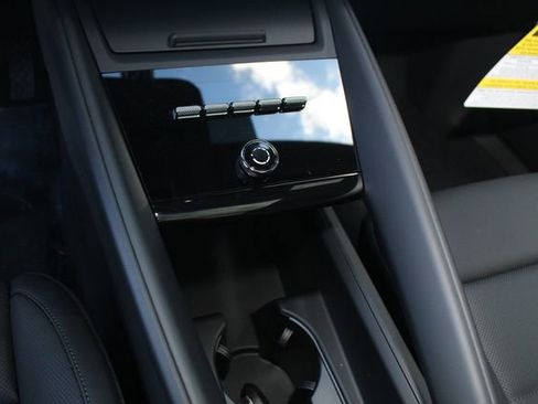 New 2026 Porsche Macan 4 Electric image 16