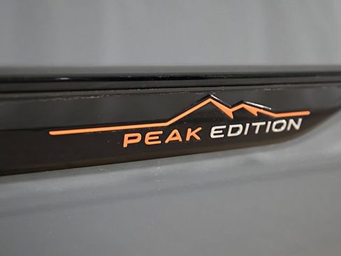 Used 2024 Volkswagen Atlas Peak Edition SEL AWD/4WD image 21