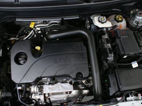 Used 2023 Chevrolet Equinox LS image 34