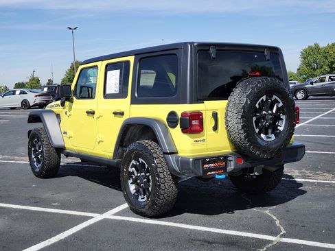Used 2024 Jeep Wrangler Unlimited Rubicon 4xe w/ Convenience Group image 8
