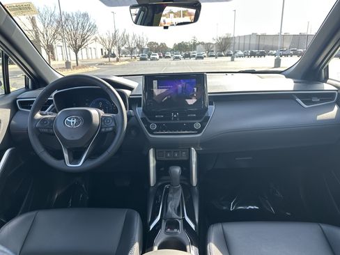 Certified 2025 Toyota Corolla Cross AWD Hybrid w/ Convenience Package image 29