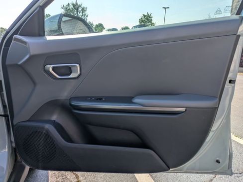 Used 2025 Kia K4 FWD image 31