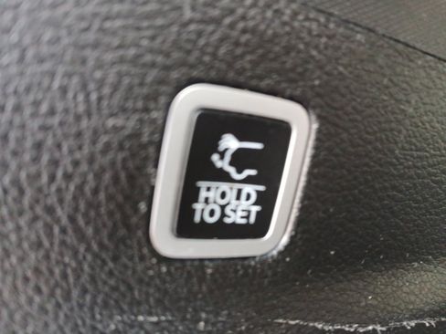 Used 2024 Jeep Wagoneer L 4WD image 32