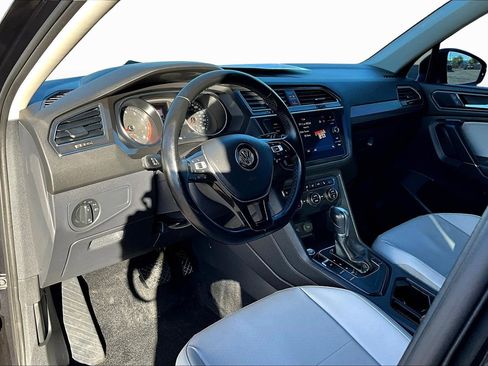 Used 2018 Volkswagen Tiguan SE image 12