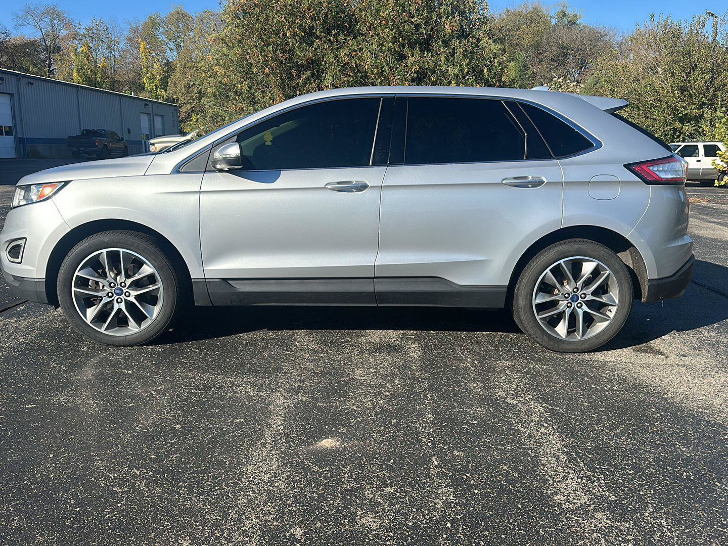 Used 2016 Ford Edge Titanium w/ Equipment Group 301A AWD/4WD image 8